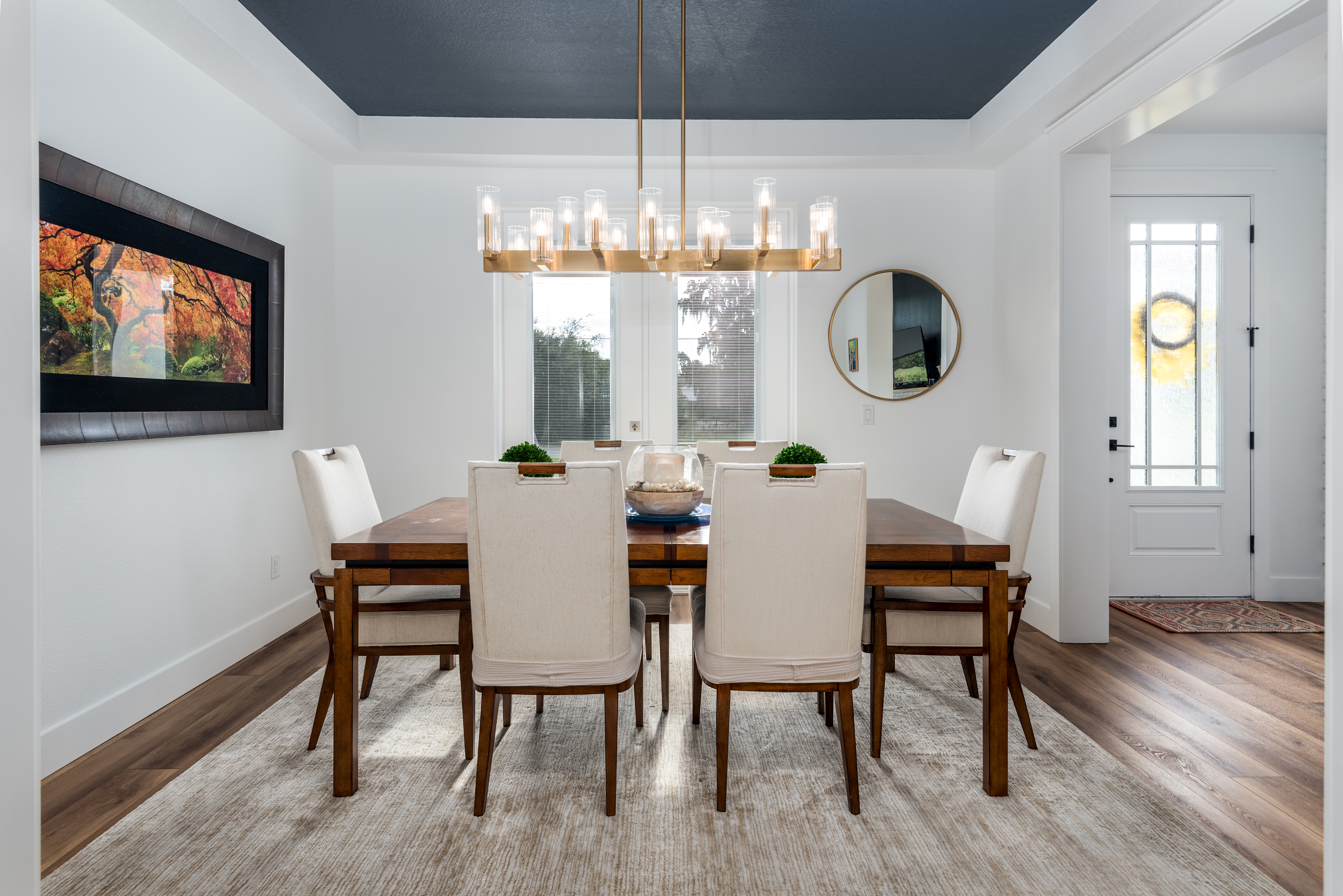 <span  class="uc_style_uc_tiles_grid_image_elementor_uc_items_attribute_title" style="color:#ffffff;">Dining Room 2 - High Res</span>