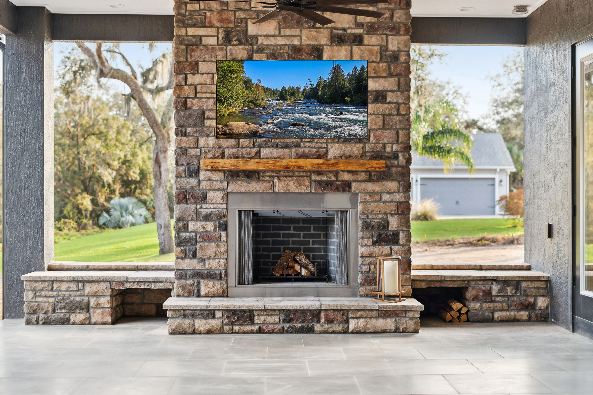 <span  class="uc_style_uc_tiles_grid_image_elementor_uc_items_attribute_title" style="color:#ffffff;">Exterior Fireplace</span>